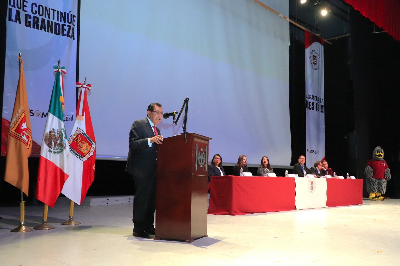 Conmemora Ciencias Económico Administrativas UATx su 53 aniversario